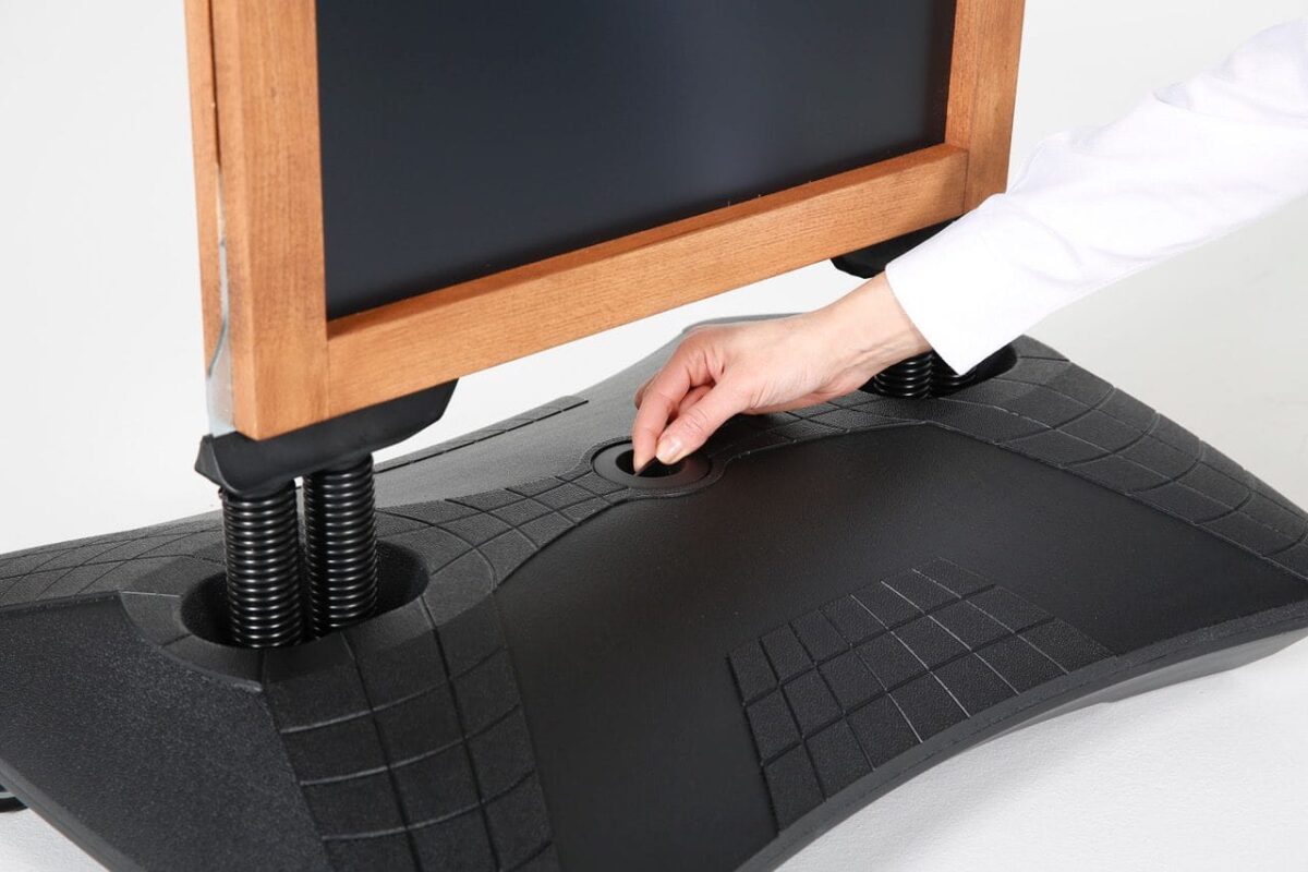 Kundenstopper Kreidetafel Wood WindPro – Hochwertig & günstig bei ShopDeca