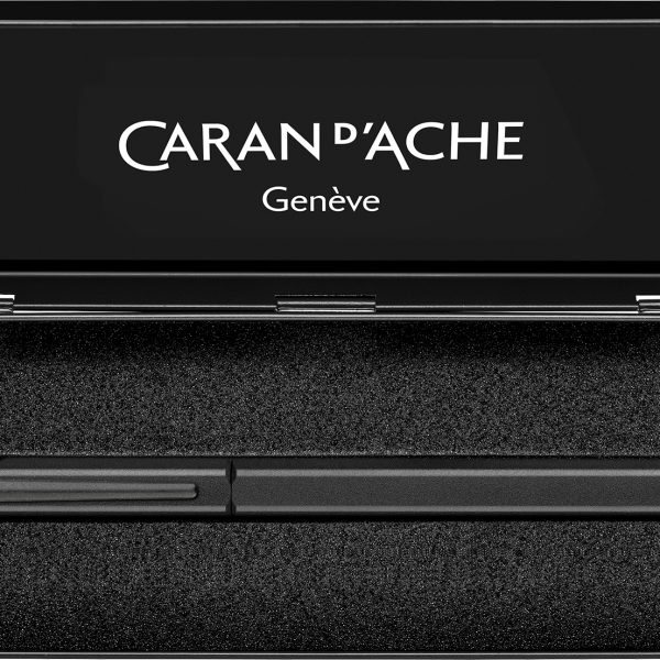 CARAN D'ACHE Füllfederhalter 849 M 840.496 Black Code